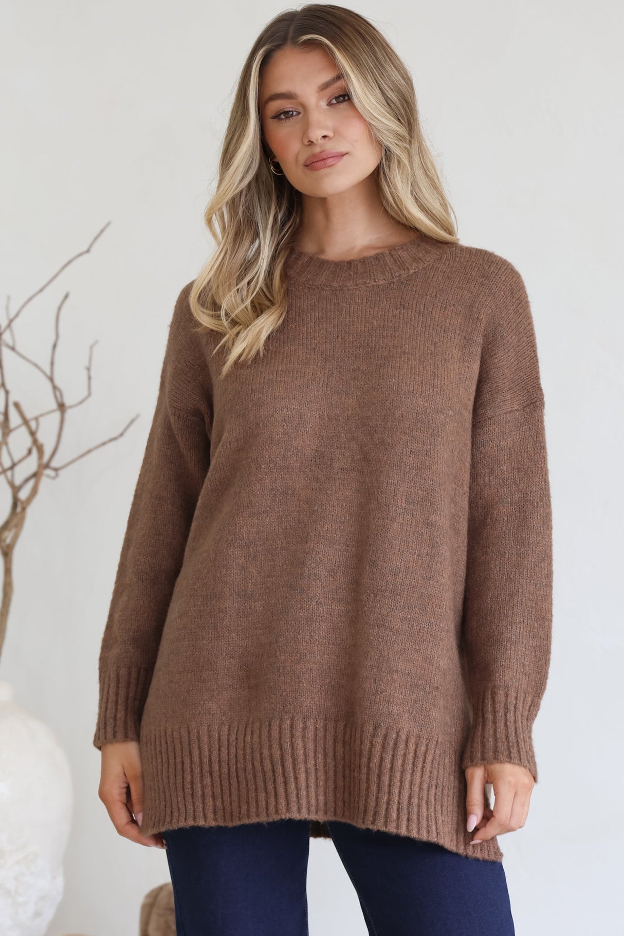 Sammy Jumper - Crew Neck Ribbed Shark Bite Hemline Jumper in Brown