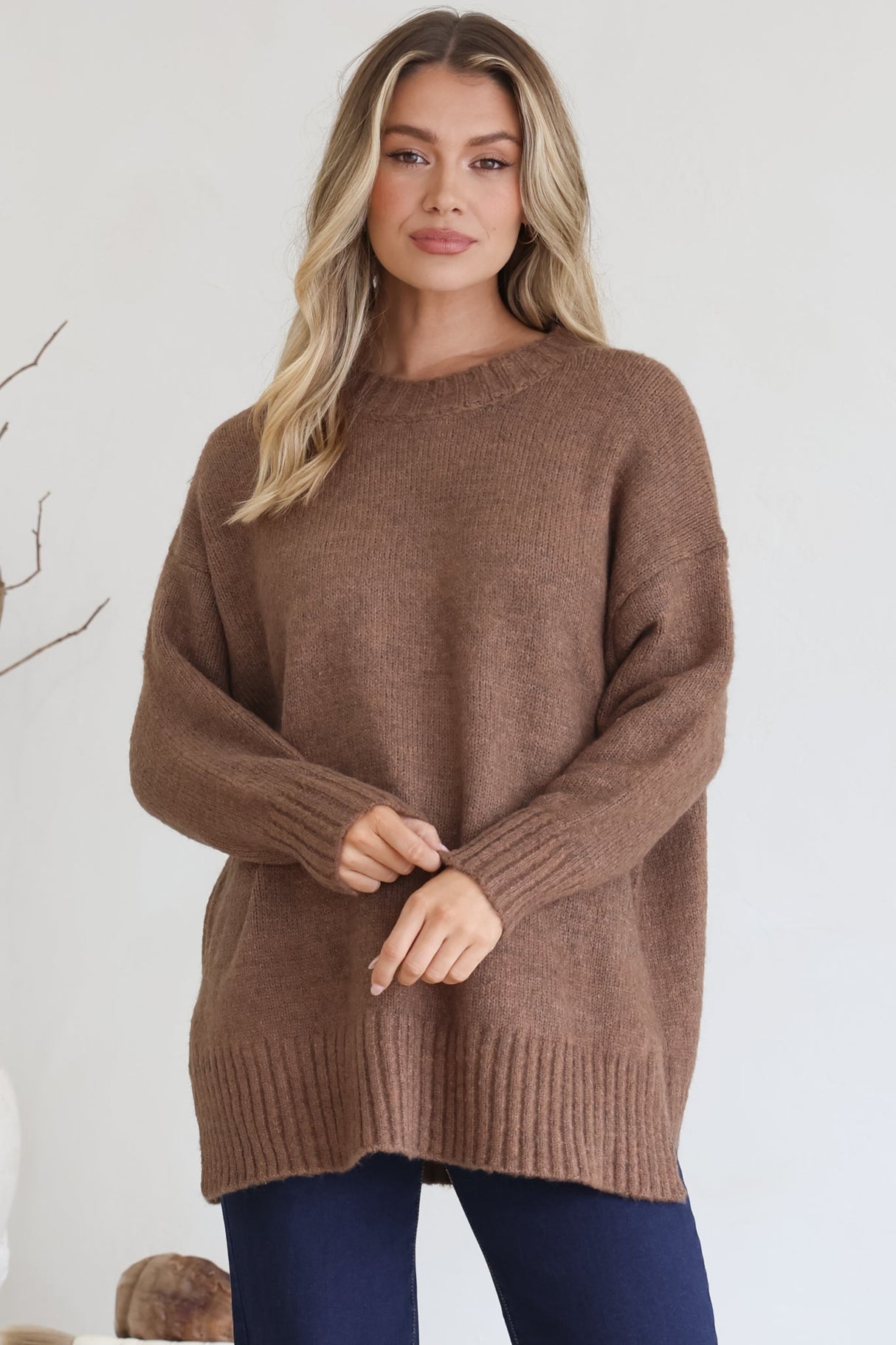 Sammy Jumper - Crew Neck Ribbed Shark Bite Hemline Jumper in Brown