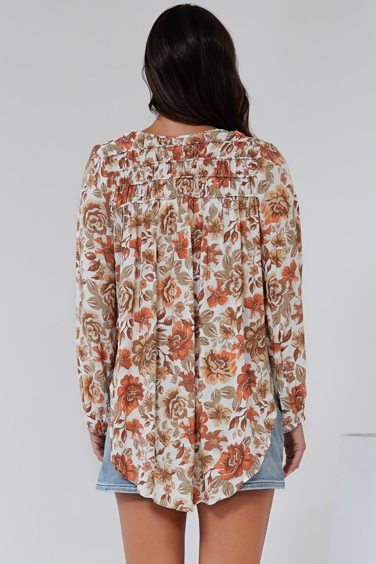 Suzi Blouse - Ruffled Shoulder Detailed Pull Over Top with Neck Tie in Zera Print