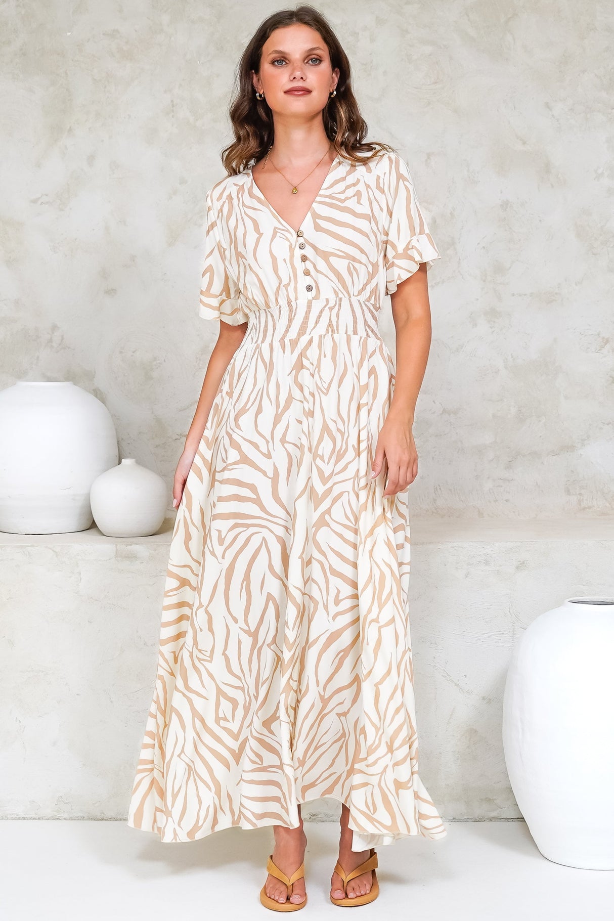 Tonia Maxi Dress - Short Sleeve V-Neck A-Line Dress in Cady Print Beige