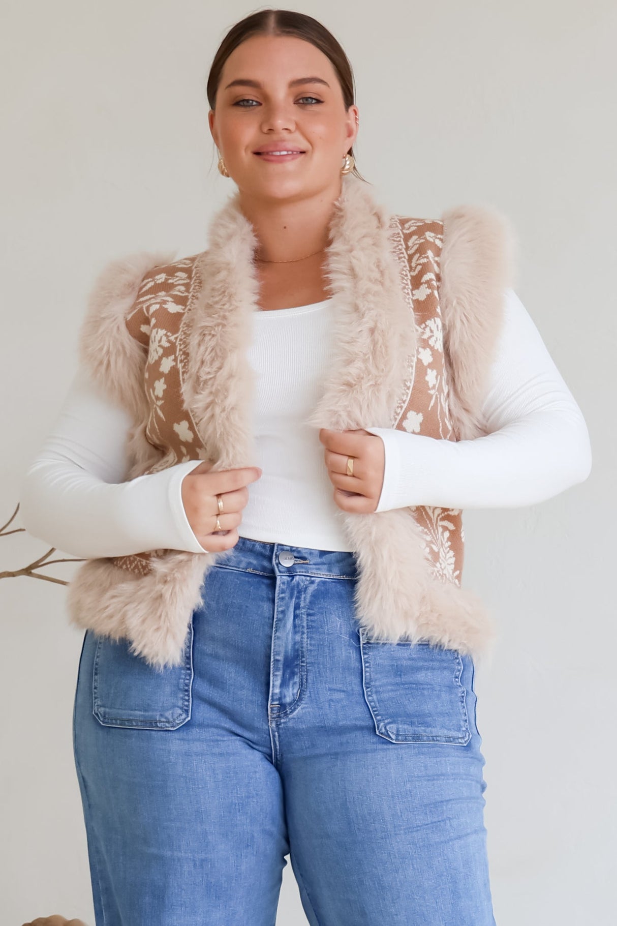 Wolfe Knit Vest - Faux Fur Trim Open Vest in Camel