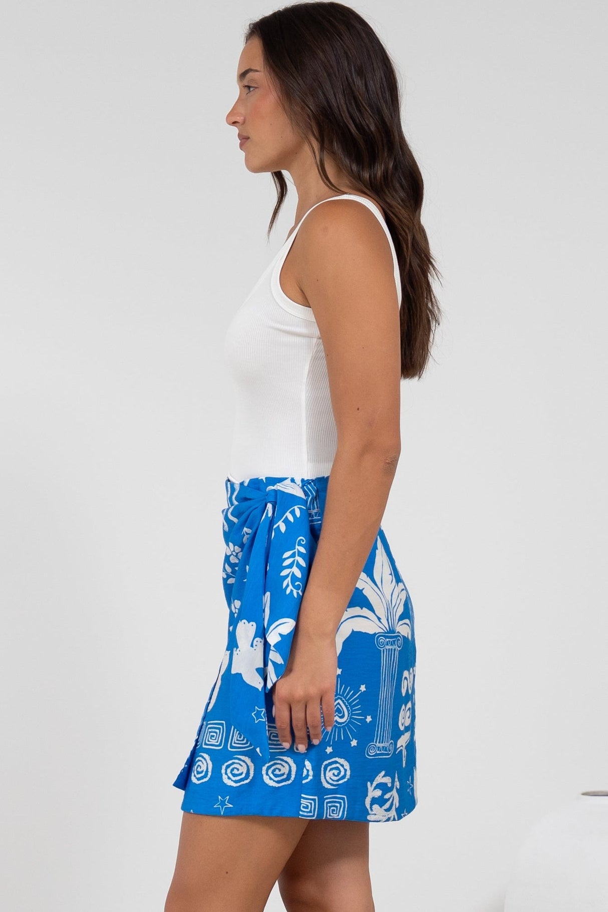 Sassi Mini Skirt - High Waisted Skirt with Wrap Belt in Aurie Print