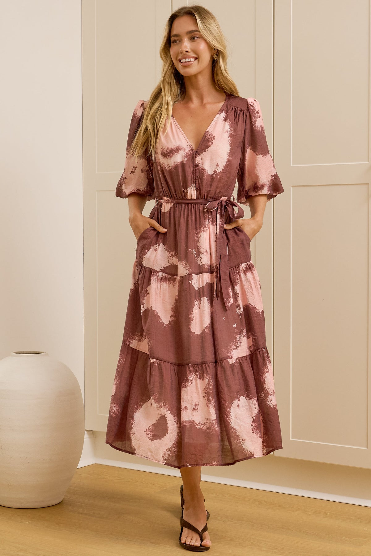 Kellee Midi Dress - V-Neckline Tiered Dress with Balloon Sleeves in Harlett Print
