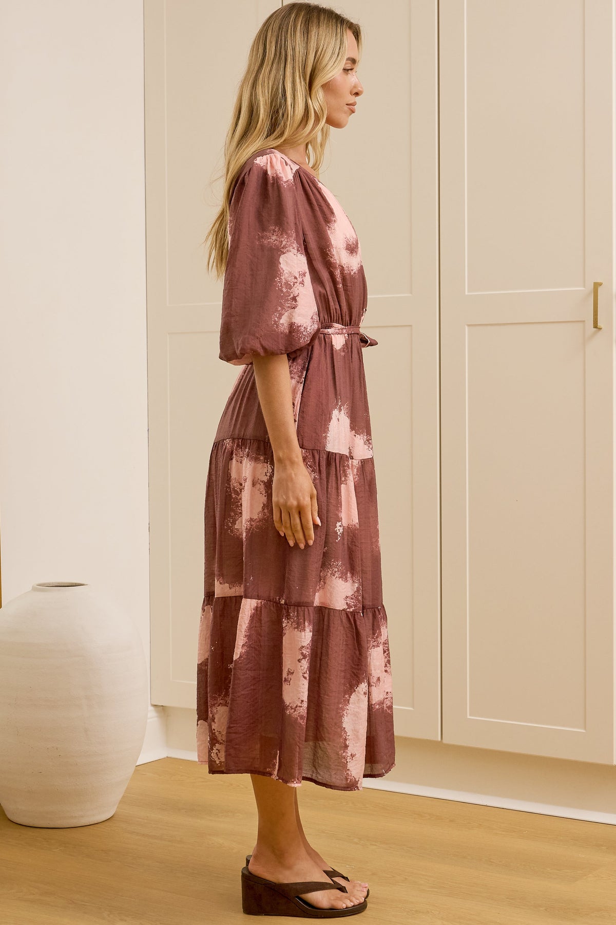 Kellee Midi Dress - V-Neckline Tiered Dress with Balloon Sleeves in Harlett Print
