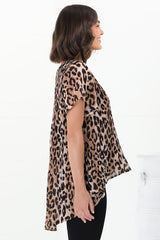 Alek Blouse - Plisse Cap Sleeve Top with High-Low Hemline in Leopard Print