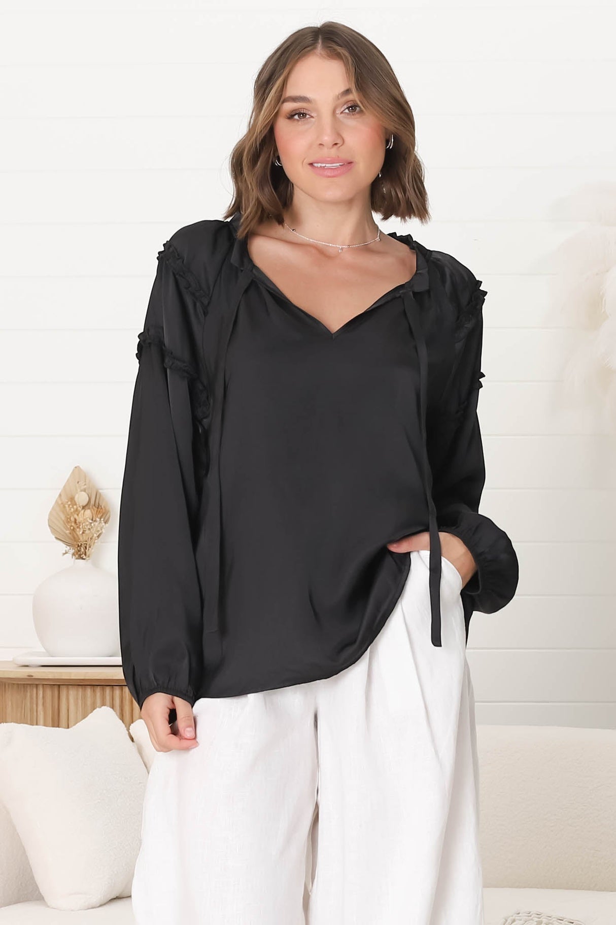 Analia Blouse - Pullover Blouse With Frill Collar And Neck Tie In Black