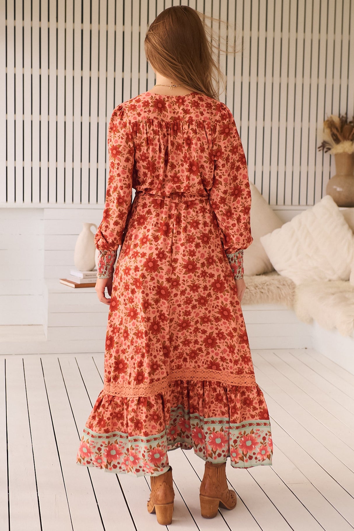 JAASE - Arlo Maxi Dress: V-Neck Pull Tie Waist Maxi With Pockets in Lillianna Print