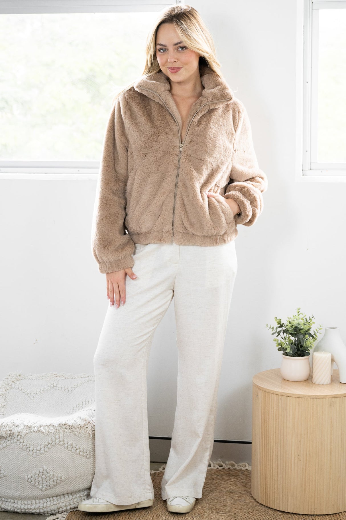 Austin Jacket - Zip Up Teddy Jacket with Pockets in Mocha