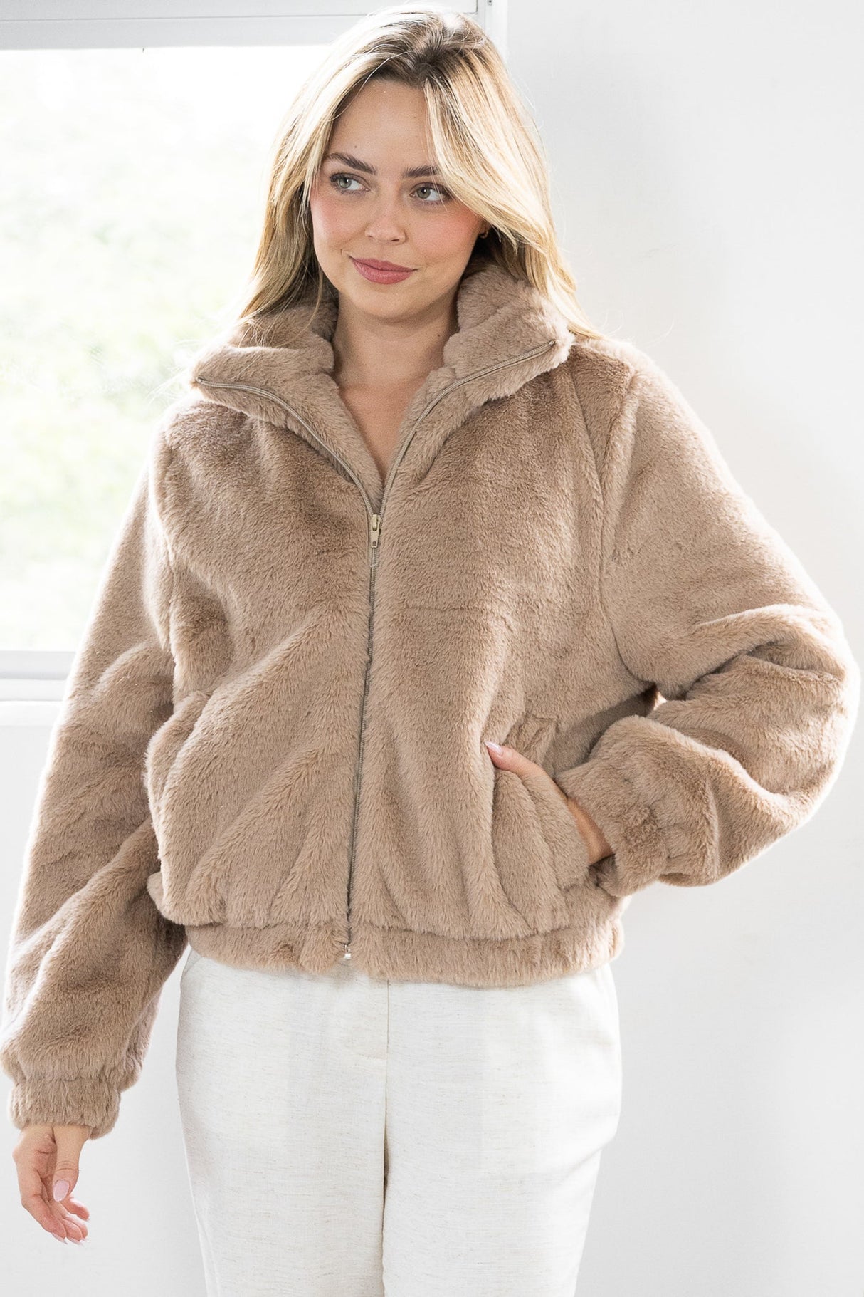 Austin Jacket - Zip Up Teddy Jacket with Pockets in Mocha