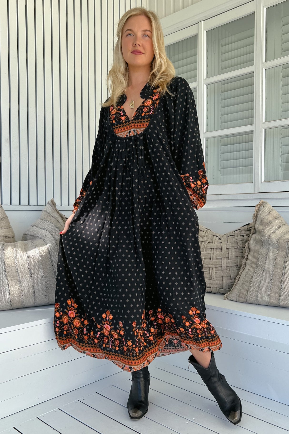 JAASE - Boheme Long Sleeve Midi Dress: Slimline Smock Dress in Emmery Print