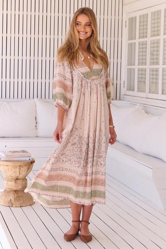 JAASE - Boheme Midi Dress: Piping Defined Bust 3/4 Sleeve Smock Dress in Mist Flower Print