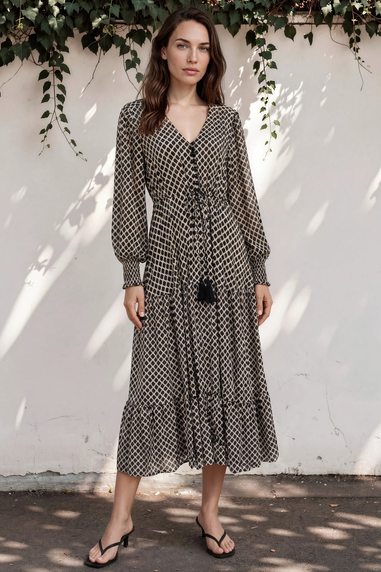 Macey Maxi Dress - V neckline Dress with Long Sleeves Hexy Print Black
