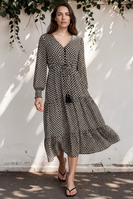 Macey Maxi Dress - V neckline Dress with Long Sleeves Hexy Print Black