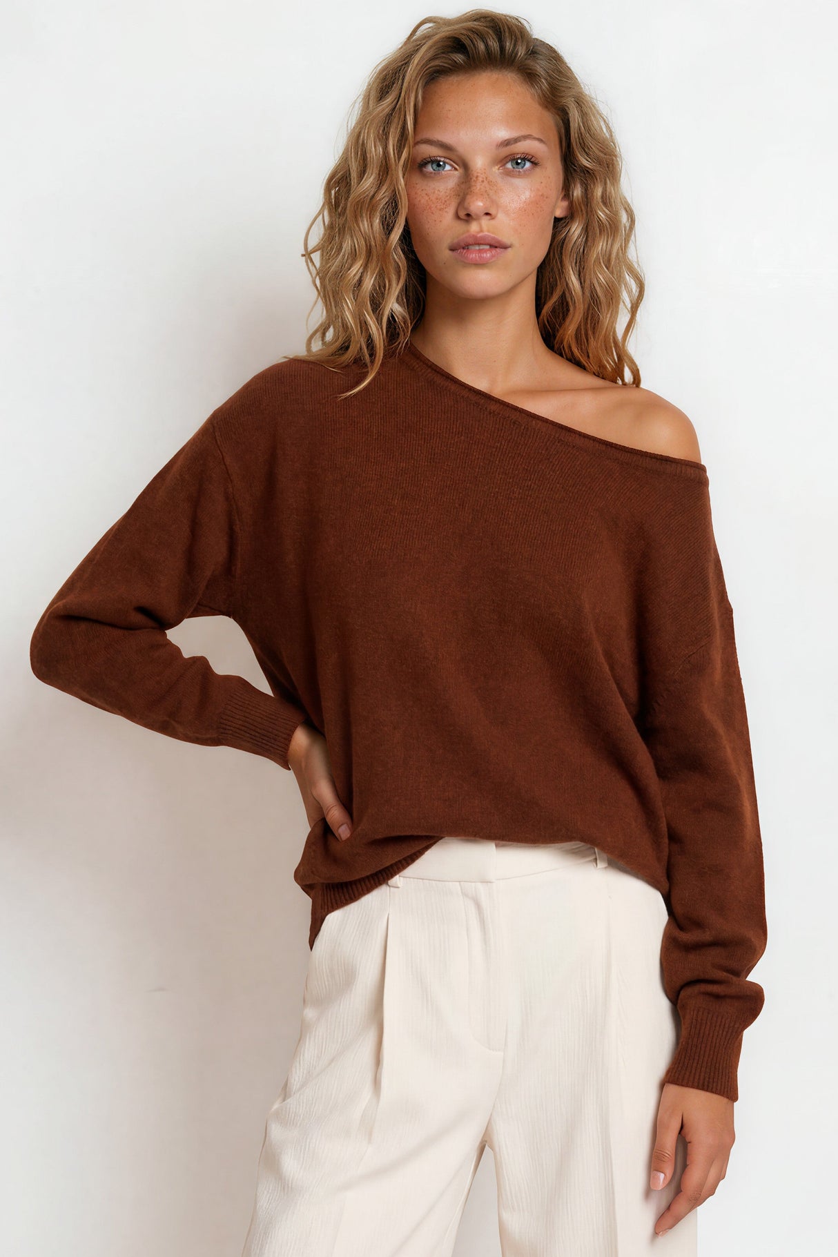 Willow Jumper - Relaxed fit Jumper with Long Sleeves in Rust