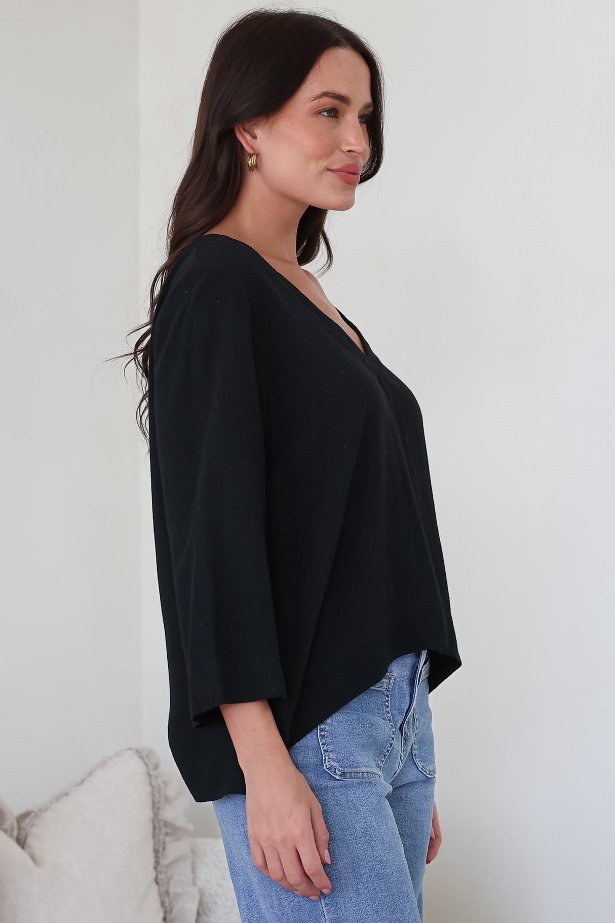 Breezer Top - Long Sleeve V Neck Pull Over Top with High Low Hemline in Black