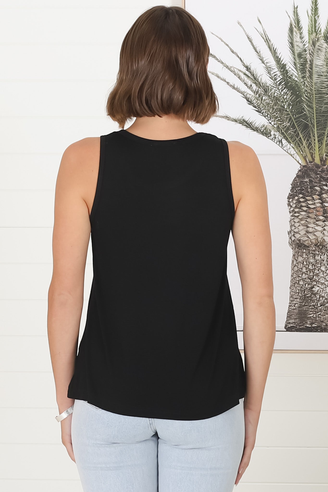 Cali Tank Top - Relaxed Crew Neckline Tank Top in Black