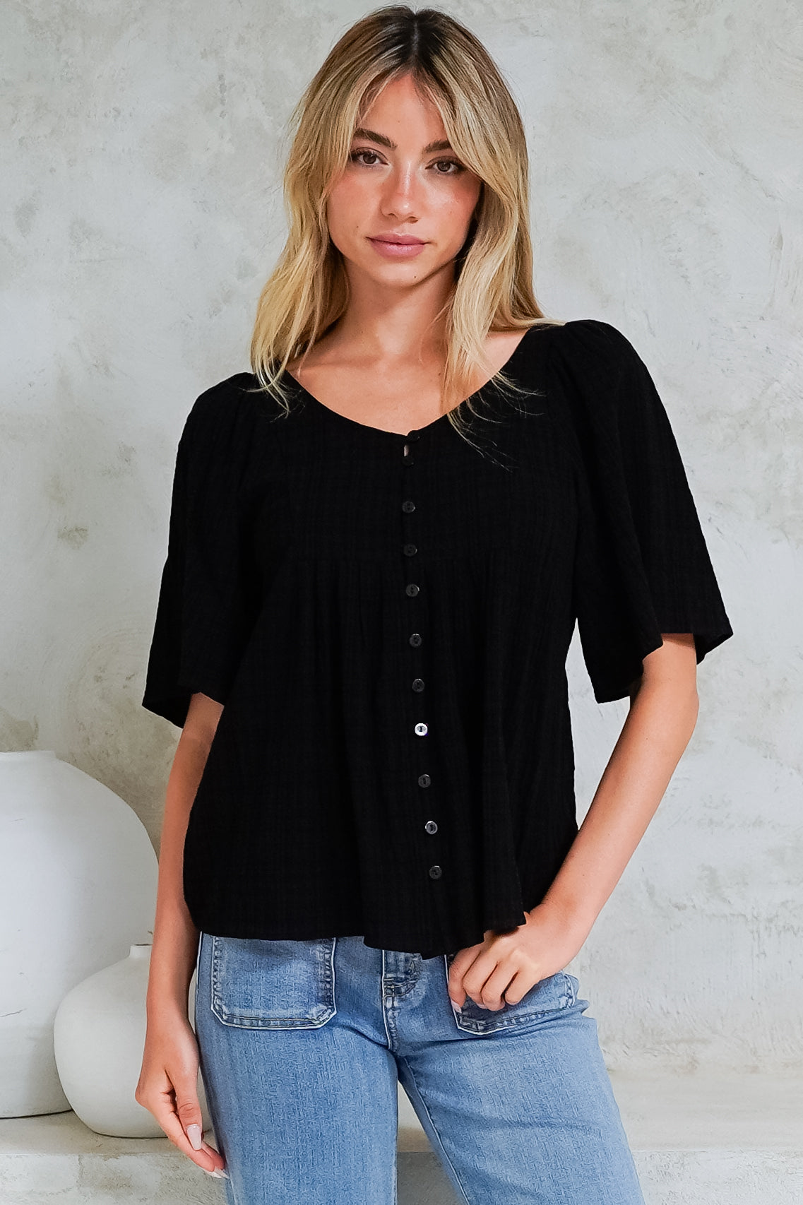 Casita Top - Scoop Neck Textured Babydoll Top with Flutter Sleeves in Black
