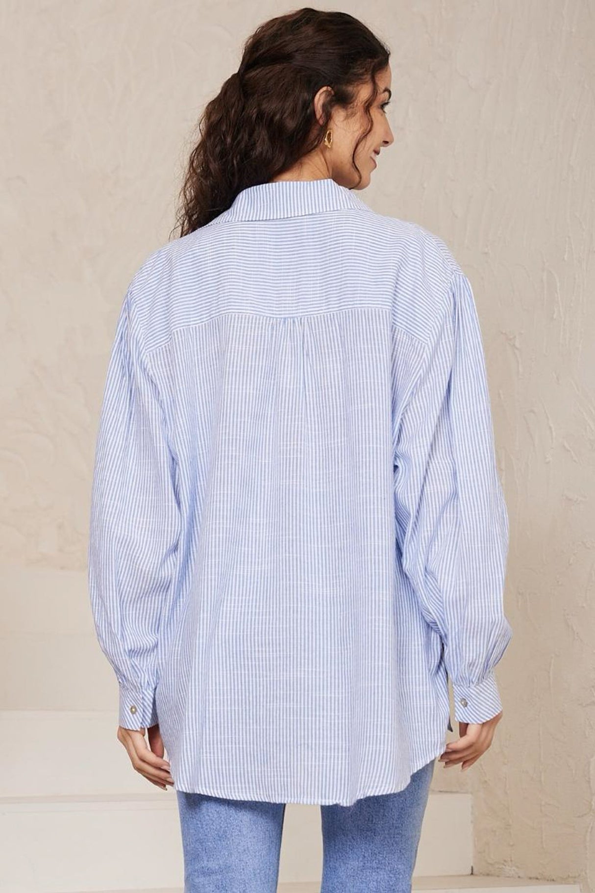 Charles Shirt - Collared Oversized Button-Down Striped Shirt in Blue