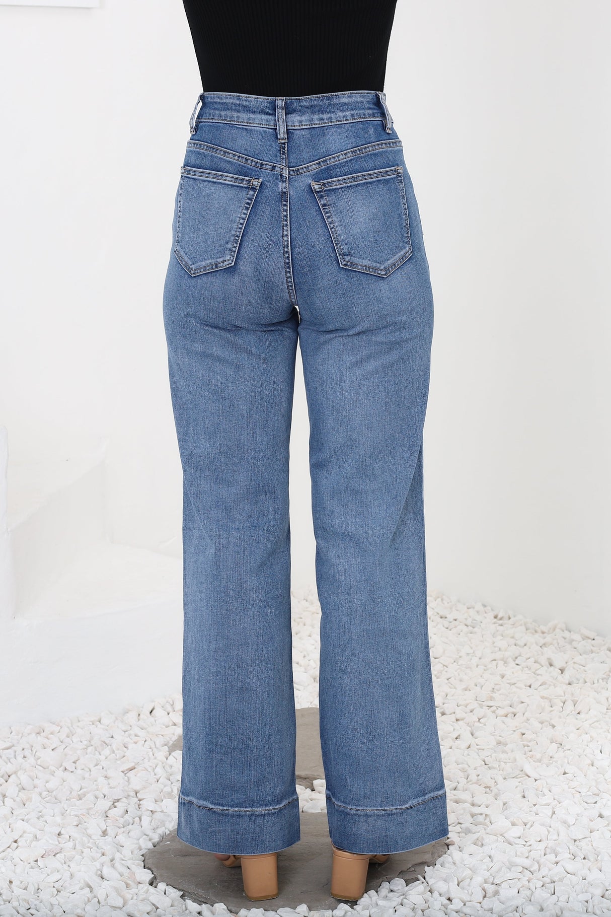 Cindy Wide Leg Jean in Mid Denim Wash