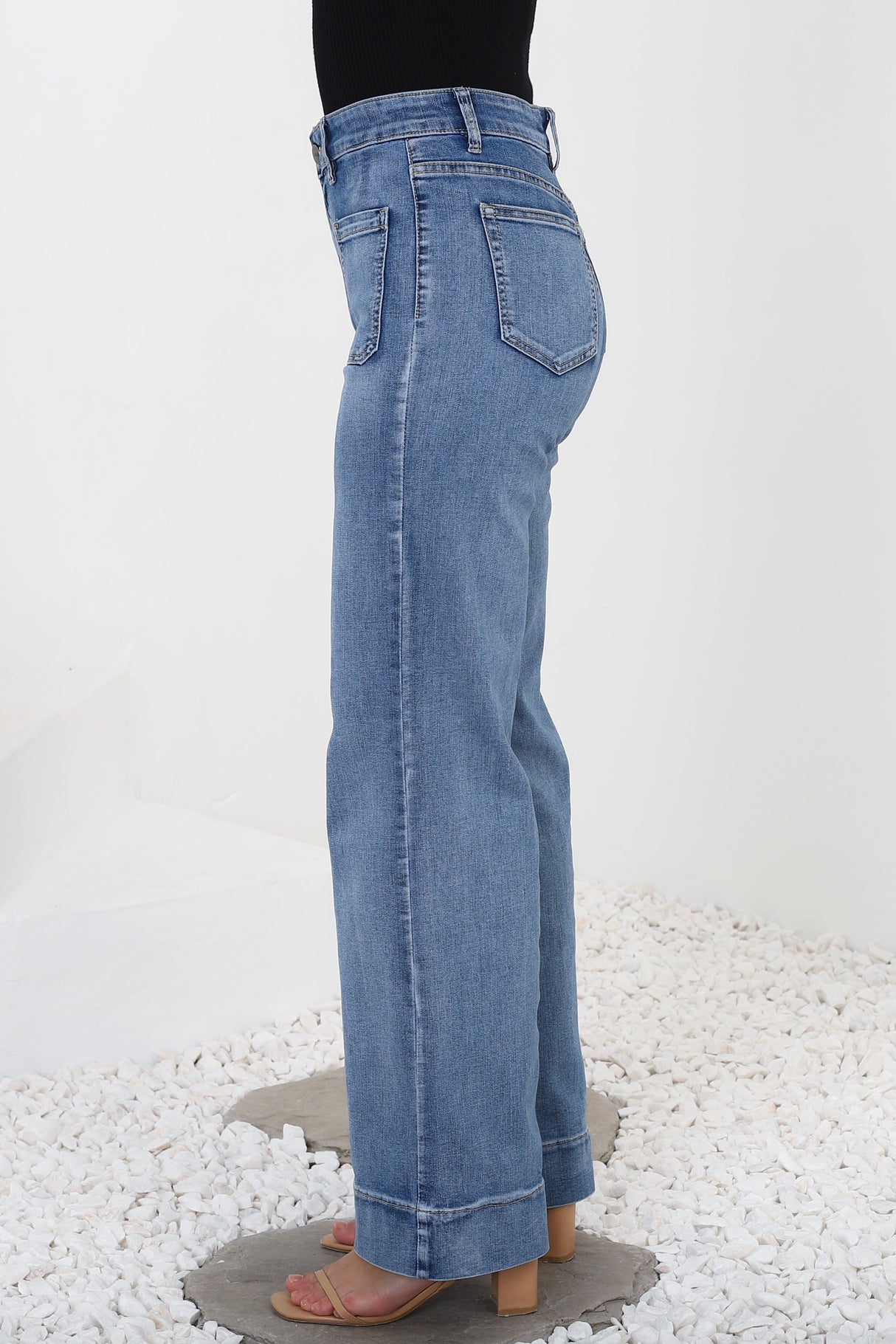 Cindy Wide Leg Jean in Mid Denim Wash