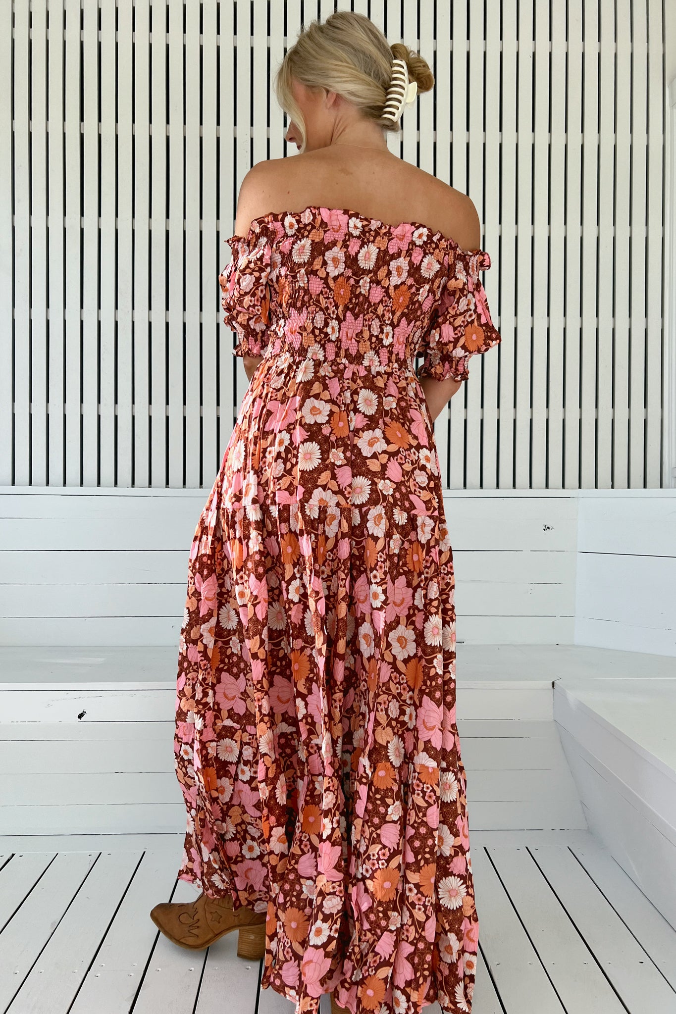 JAASE - Claudette Maxi Dress: On or Off Shoulder Elasticated Bodice Short Balloon Sleeve Dress in Pixie Print