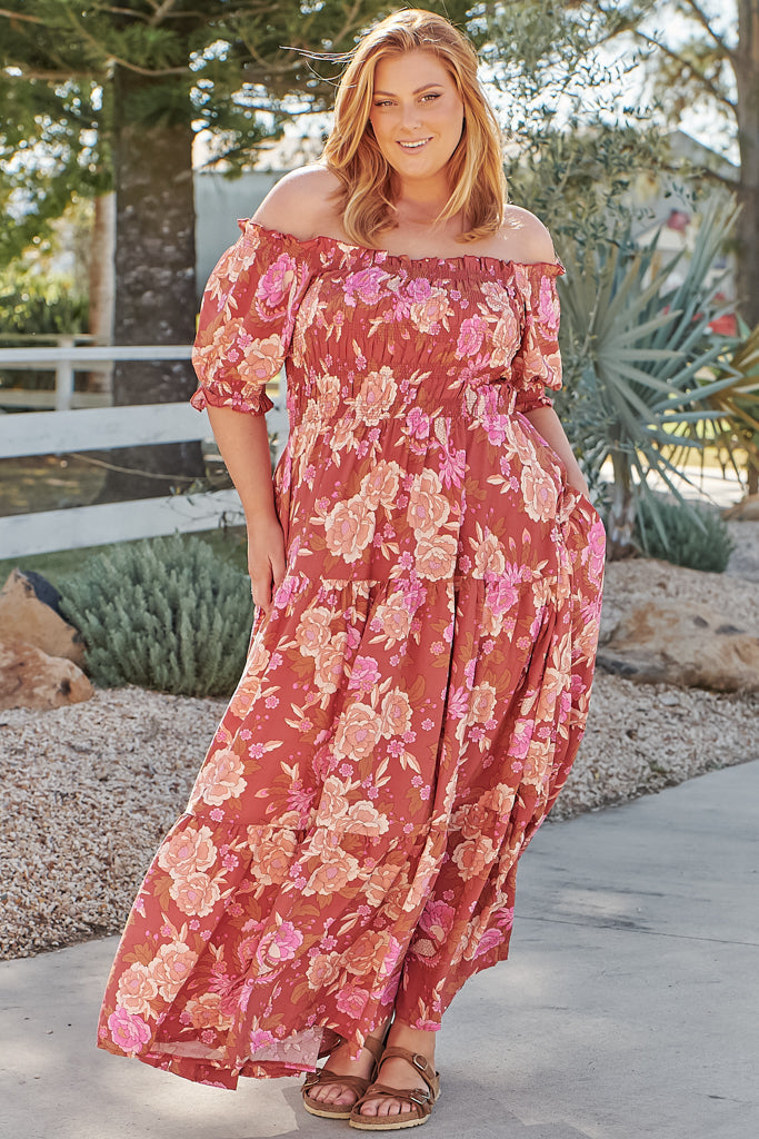 JAASE - Claudette Maxi Dress: On or Off Shoulder Elasticated Bodice Short Balloon Sleeve Dress in Woodstock Print