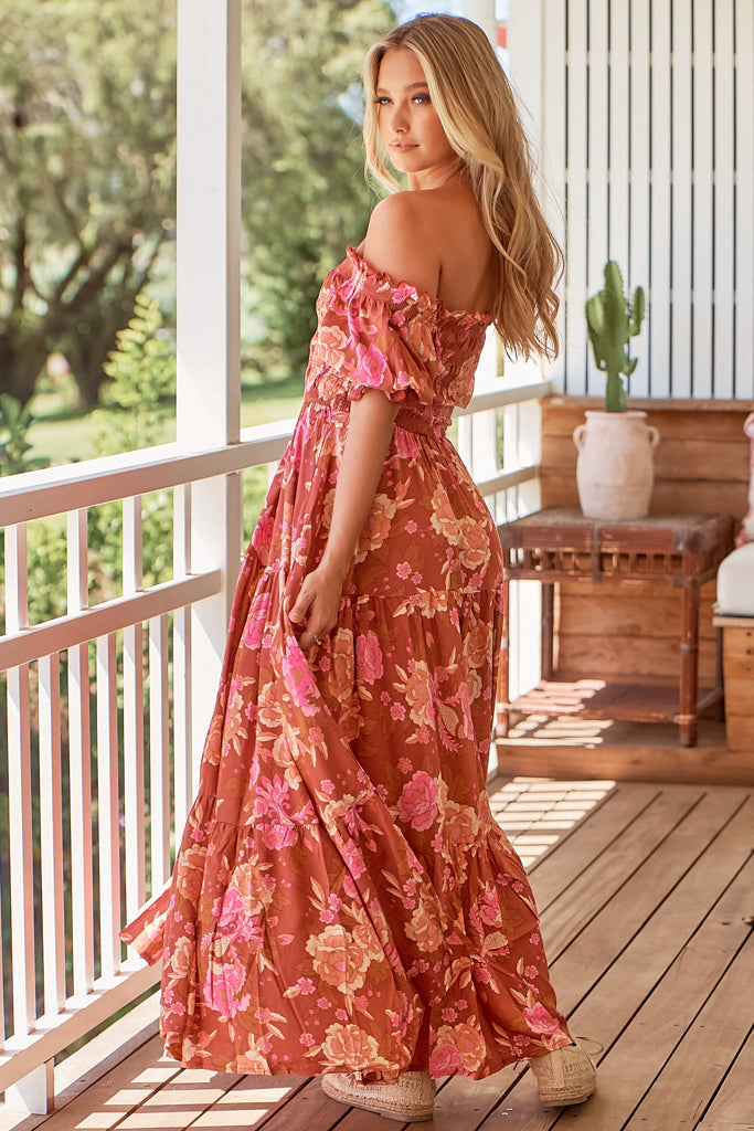 JAASE - Claudette Maxi Dress: On or Off Shoulder Elasticated Bodice Short Balloon Sleeve Dress in Woodstock Print