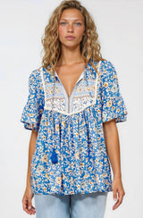 Dove Top - Relaxed Yoke Bodice Pull Over with Short Sleeves in Wynona Print Blue