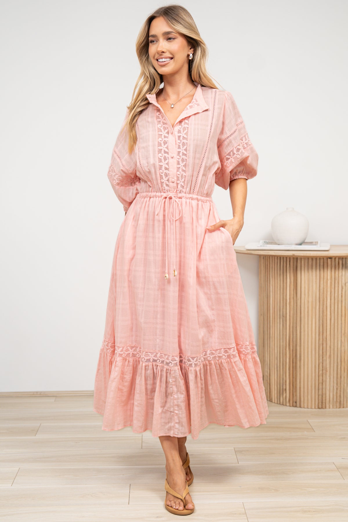 Dove Maxi Dress - Plaid Textured Lace Detailed Dress with Puff Sleeves in Pink