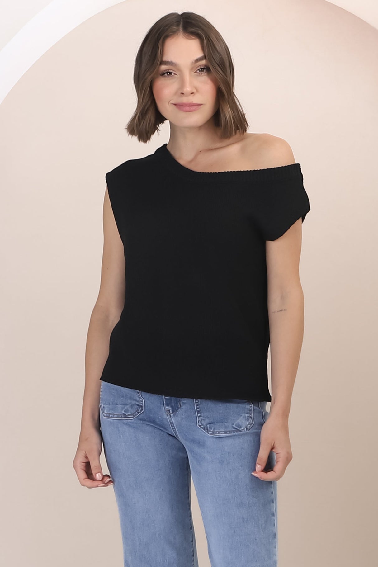 Ethel Knit Top - Crew Neck Knit Sleeveless Top in Black