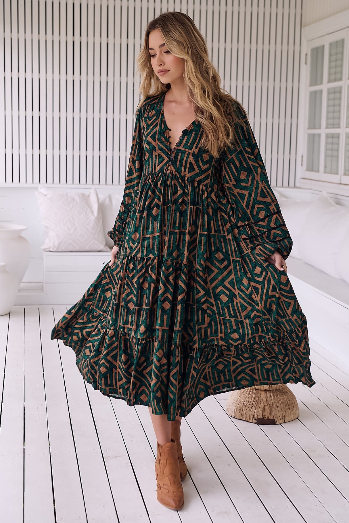 JAASE - Eve Midi Dress: V Neck Tiered Dress with Long Sleeves in Emerald Print