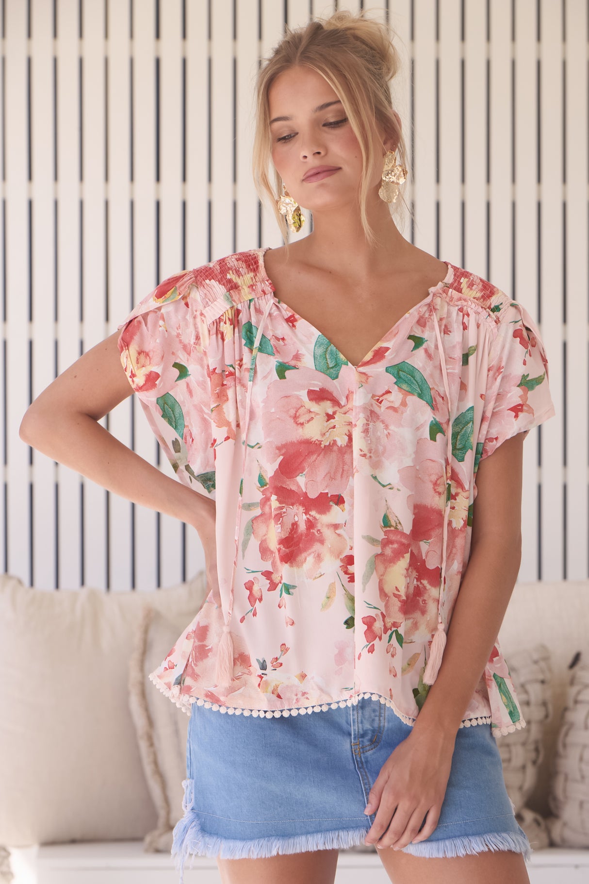 JAASE - Fisico Top: High V Neck Slouchy Blouse with Crochet Trim Hemline in Alessia Print