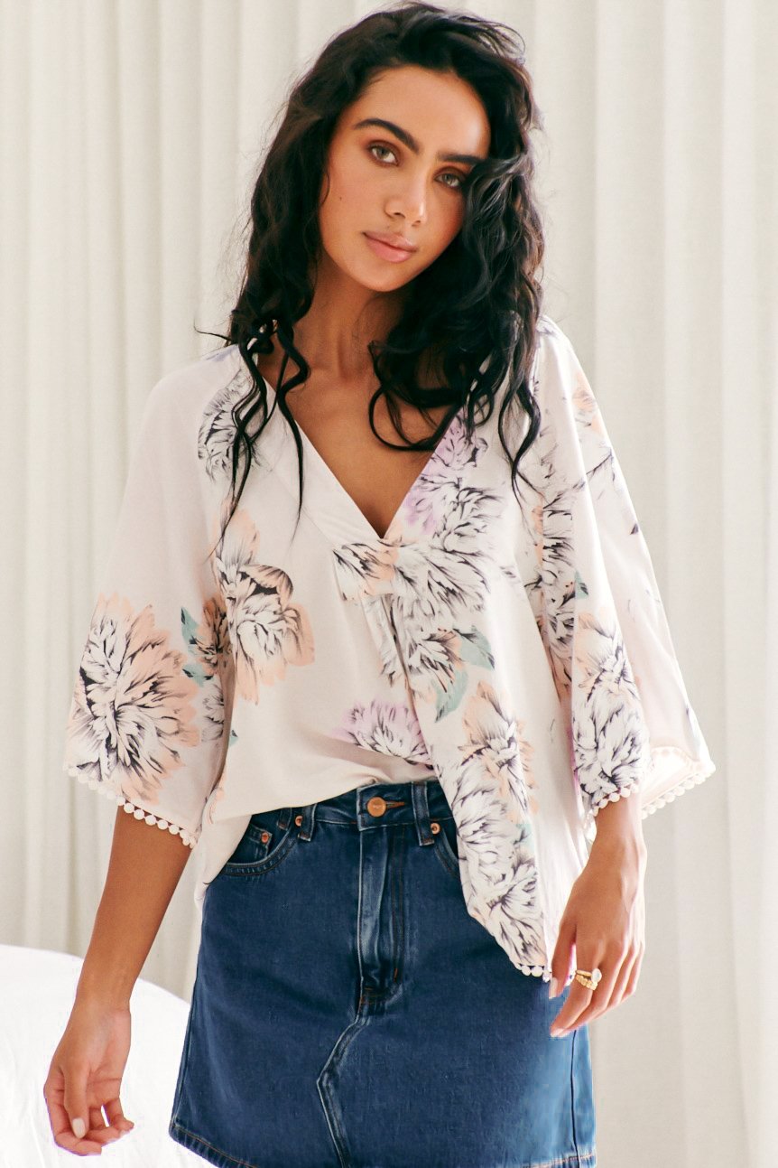 JAASE - Gabriella Top: Mandarin Collar Deep V Neck Crochet Trim Top in Blooming Bouquet Print