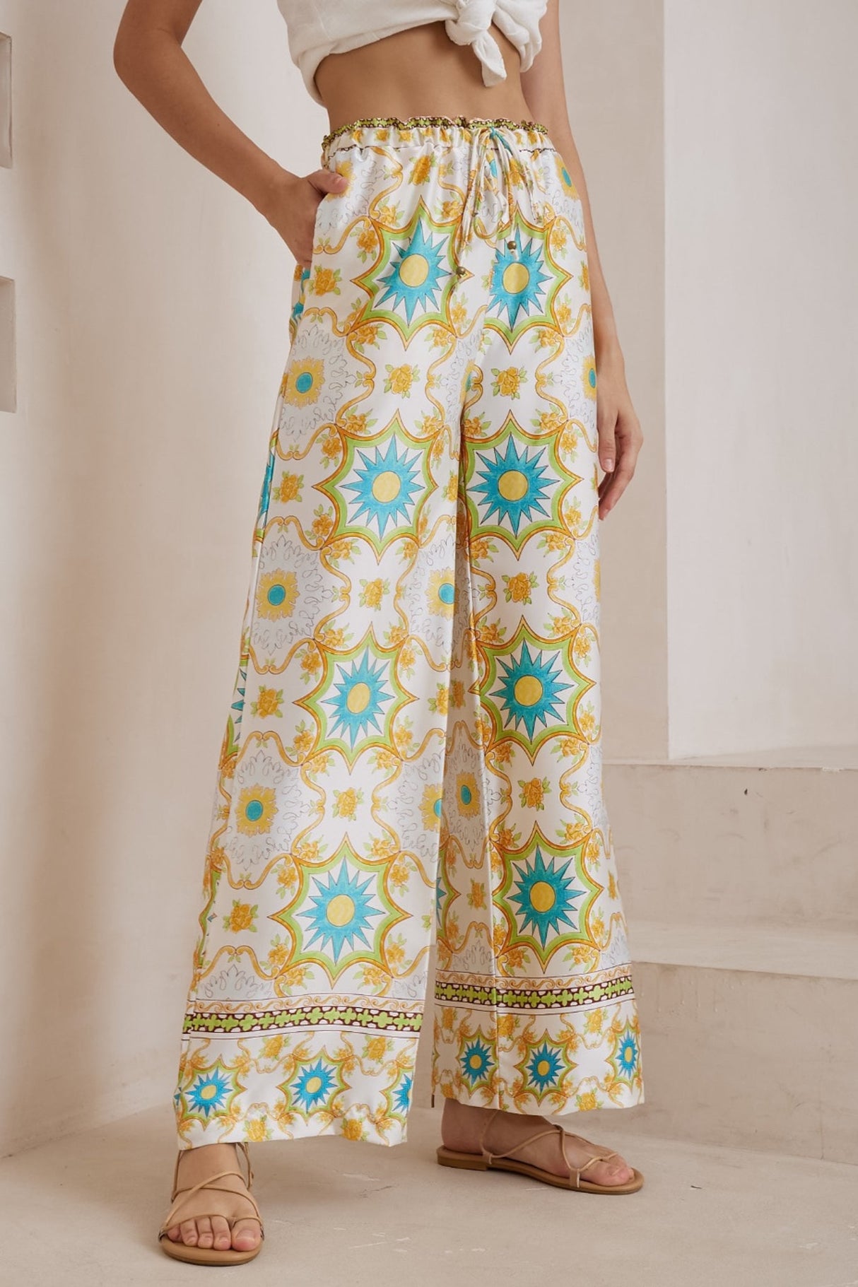 Giani Pants - Highwaisted Silk Look Straight Leg Pants in Carmel Print