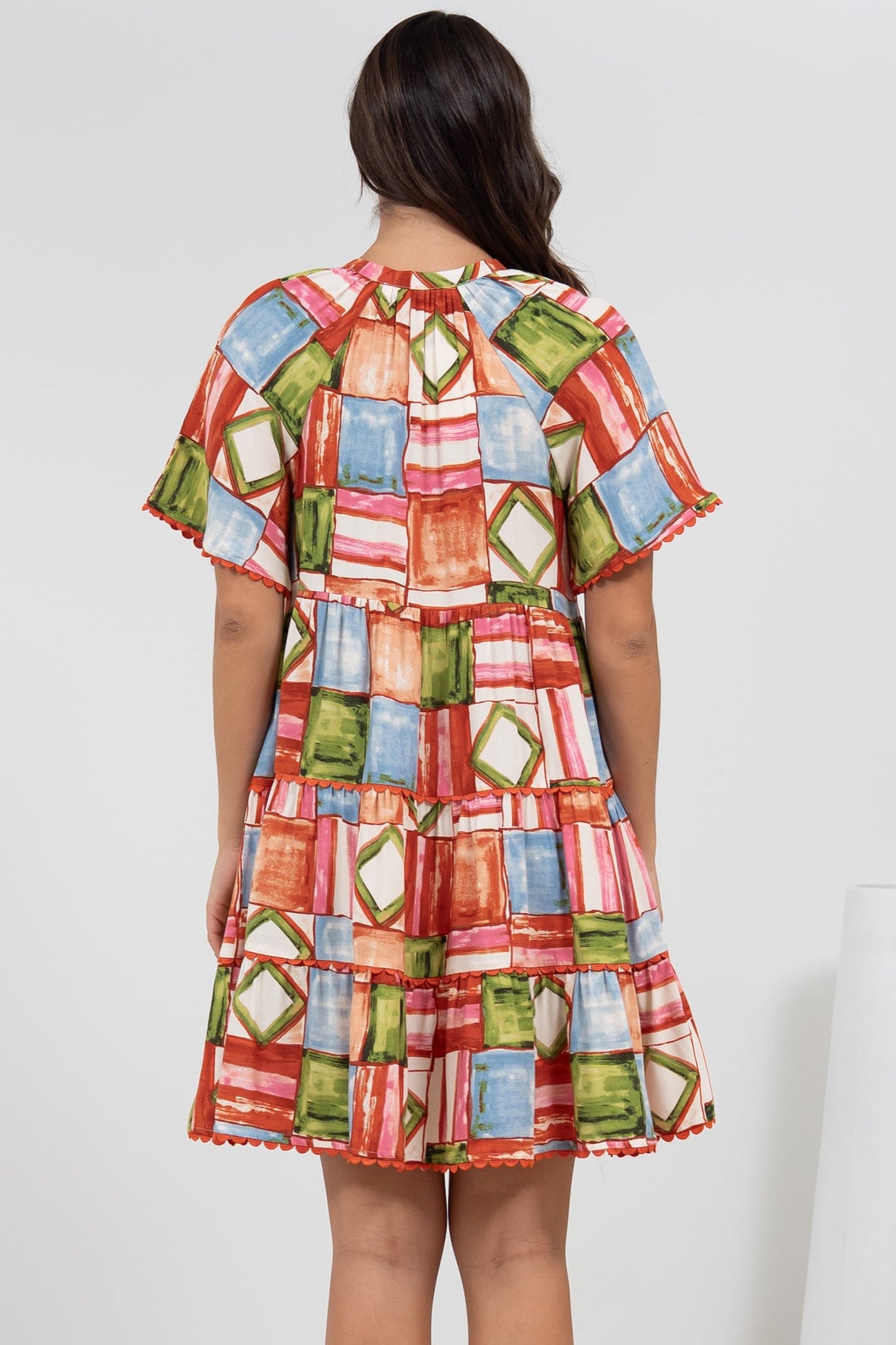Ginley Mini Dress - V-Neck Scallop Spliced Tiered Dress in Tami Print