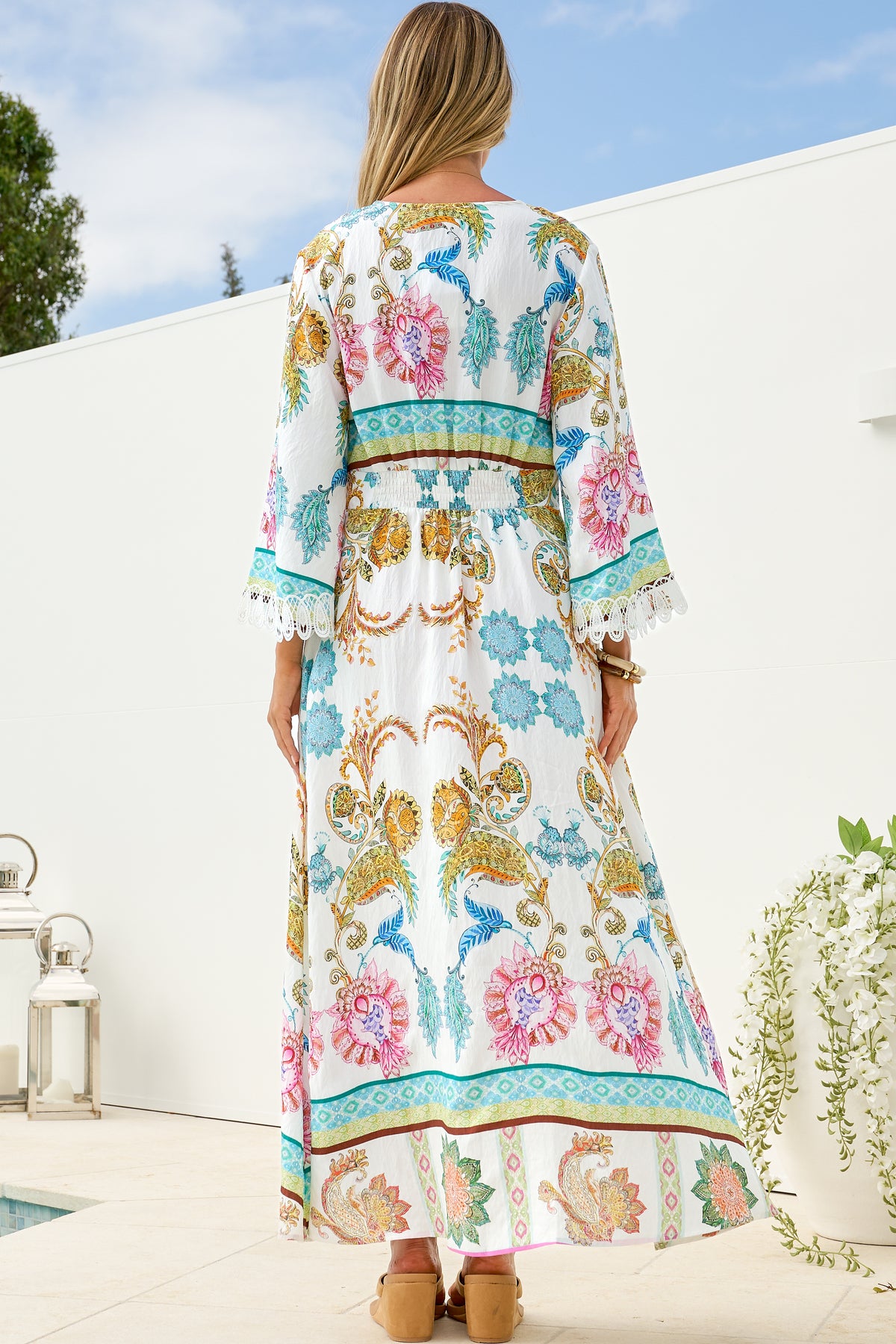Gules Midi Dress - A Line Buttoned Down Dress with Lace Trim Sleeves in Bassena Print