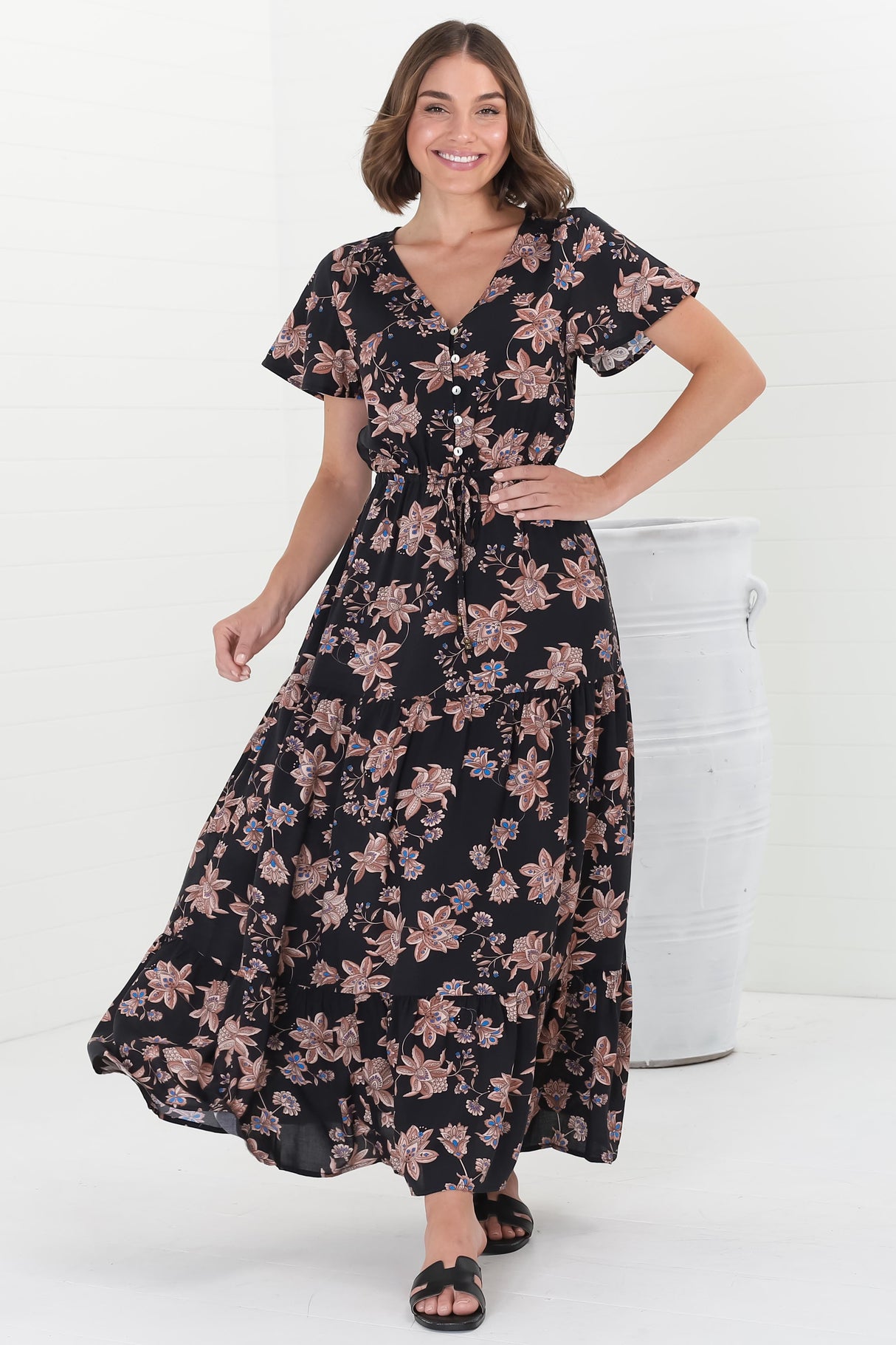 Hanna Maxi Dress - Cap Sleeve Tiered A Line Dress with Toggle Detailed Waist Tie in Halara Print Black