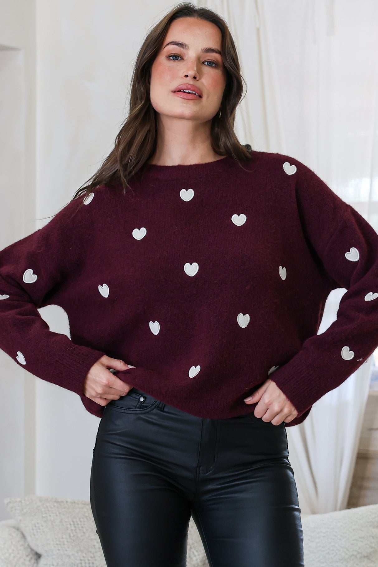 Hartley Jumper - Crew Neck Embroidered Heart Motif Knit in Wine