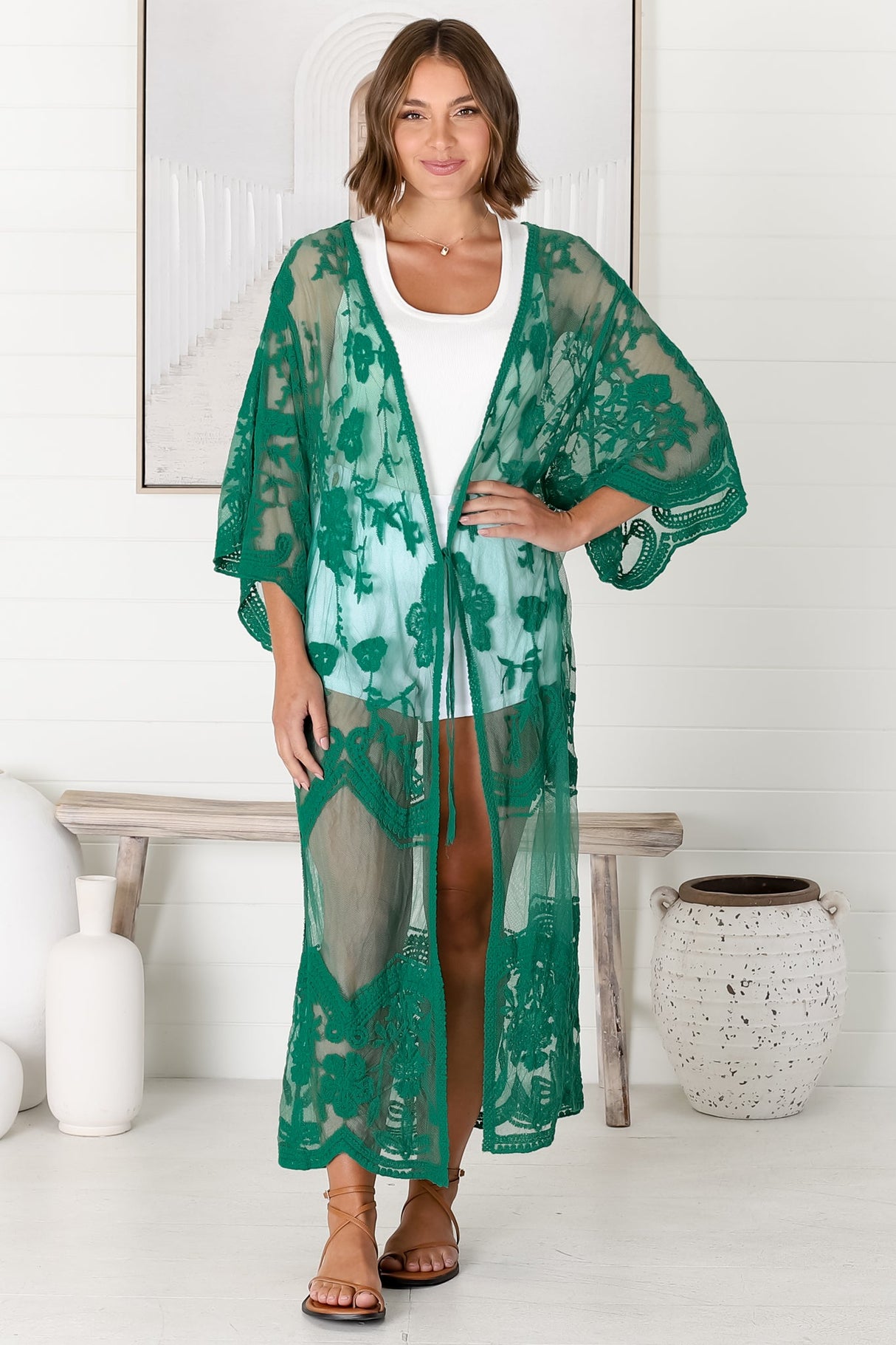 Haylo Kimono - Floral Lace Kimono with Scallop Hemline in Emerald