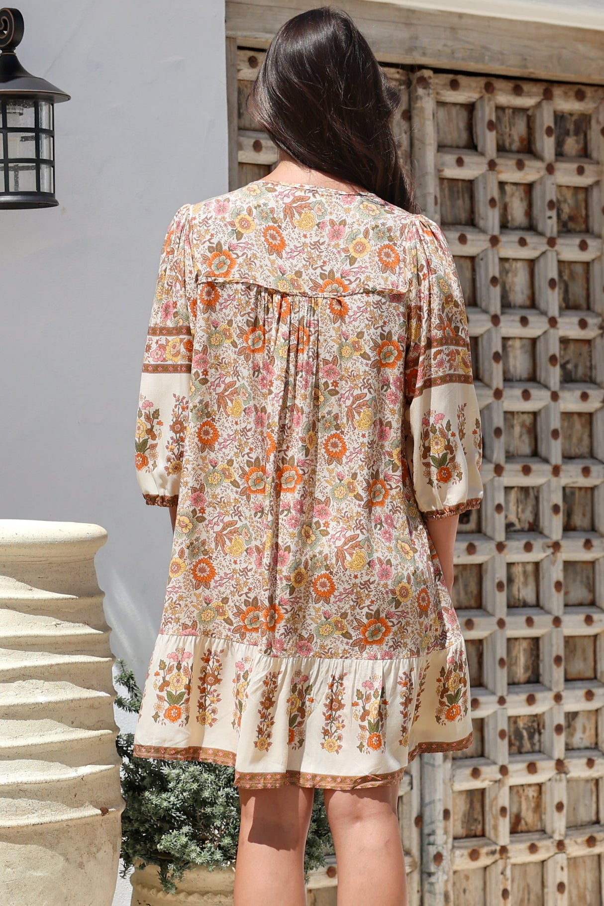 Helda Mini Dress - V-Neck Shift Dress with Balloon Sleeves in Aletta Print Brown