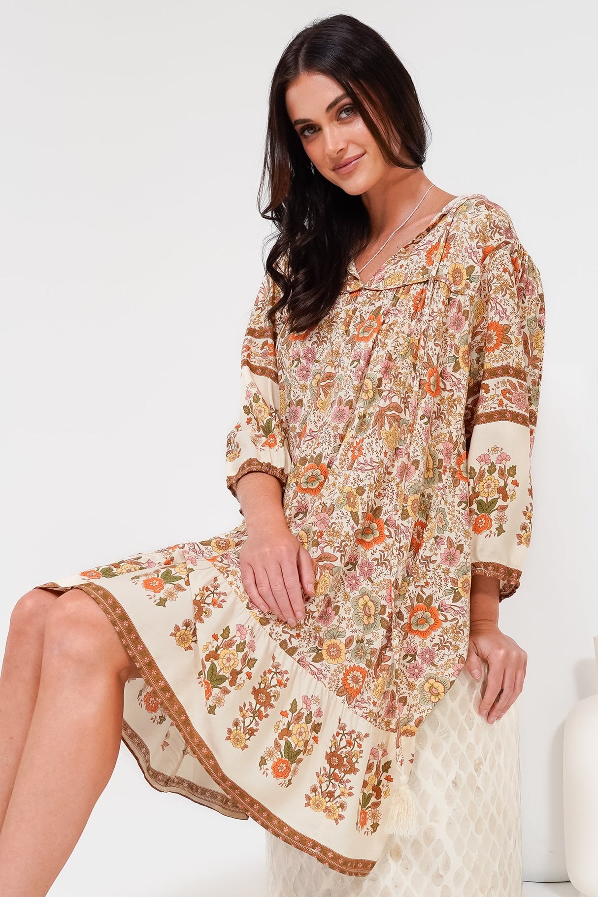 Helda Mini Dress - V-Neck Shift Dress with Balloon Sleeves in Aletta Print Brown