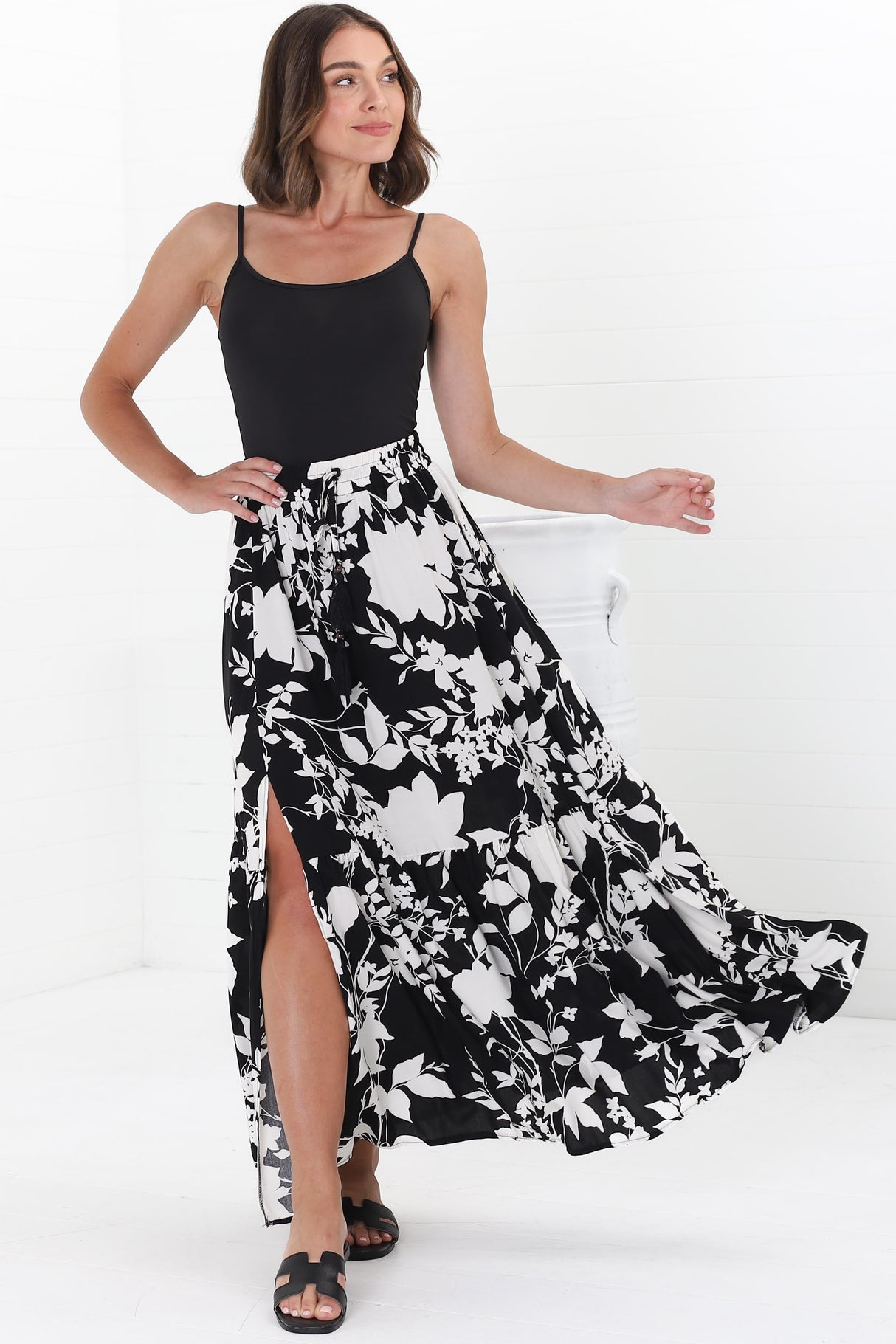 Hellen Maxi Skirt - High Waisted Skirt with Front Splits in Kacia Print Black