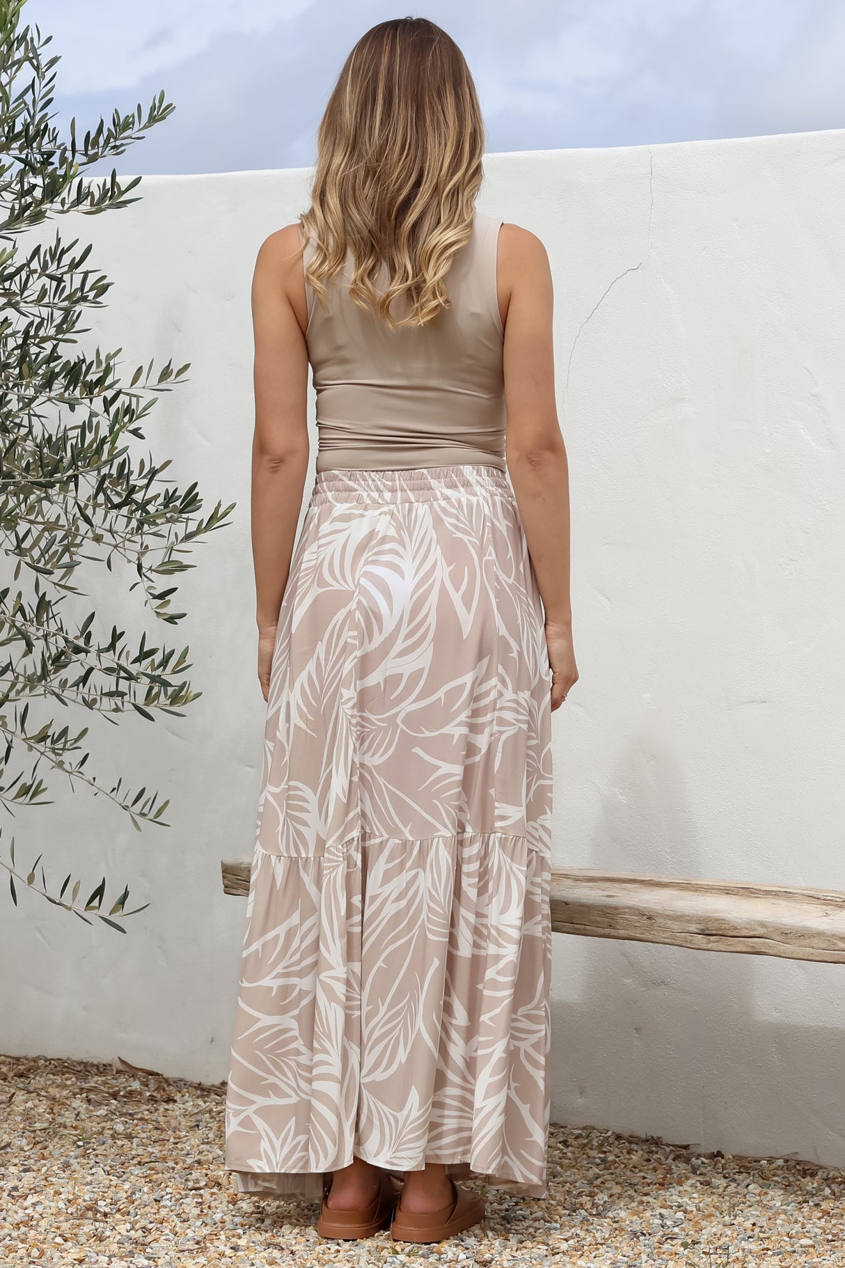 Hellen Maxi Skirt - High Waisted Skirt with Front Splits in Jeani Print Beige