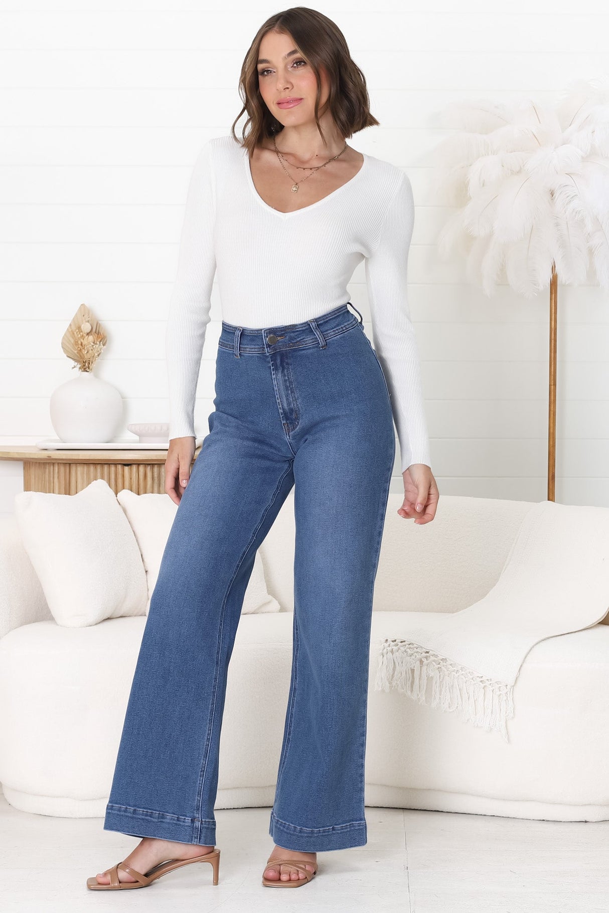 Murilo Jeans - High Waisted Flare Leg Jeans in Medium Blue Wash Denim