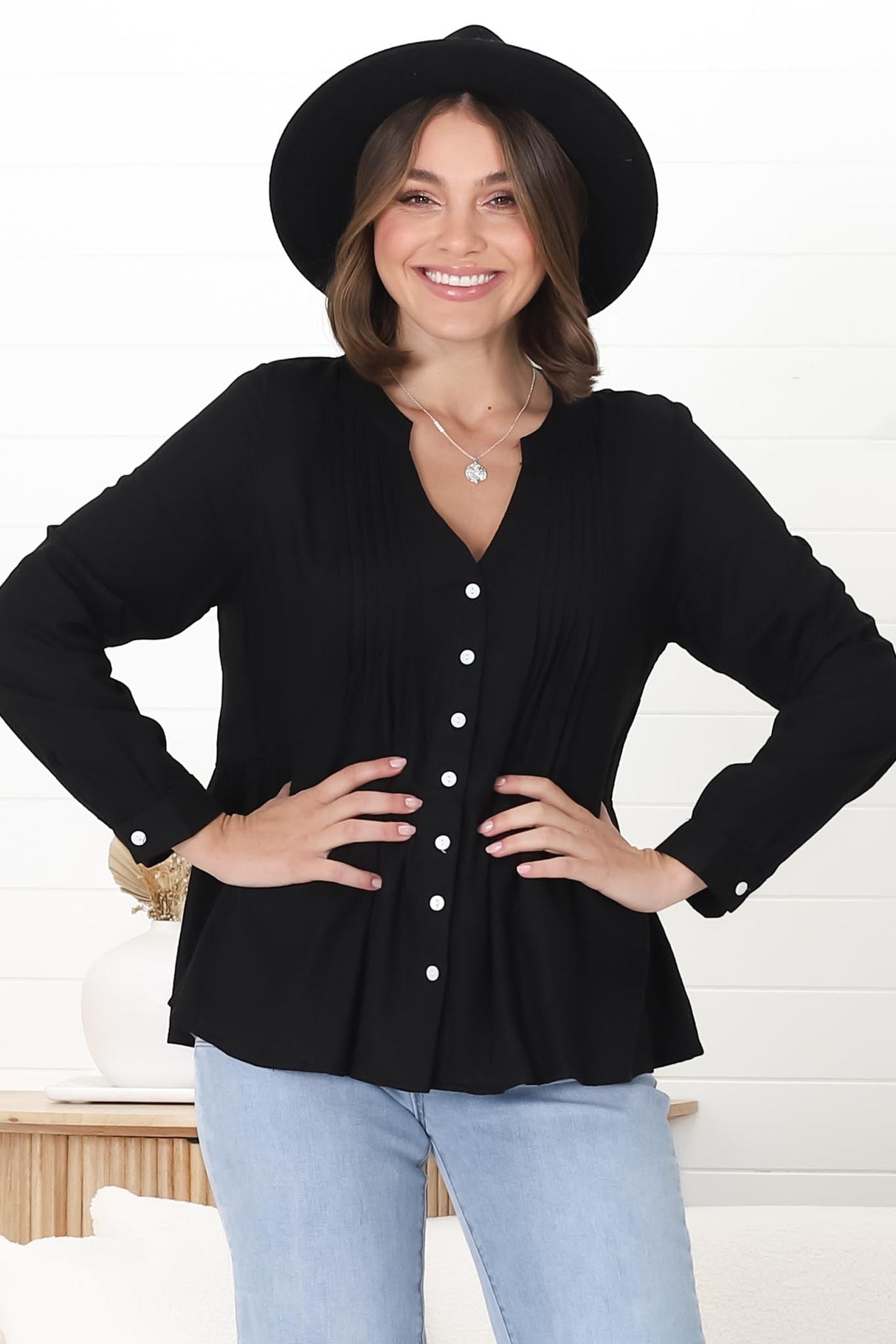 Marjorye Linen Blouse - Pleating Bodice Details Blouse With Long Sleeves In Black