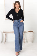 Farah Jeans - Highwaisted Flare Leg Stretch Jean in Mid Denim