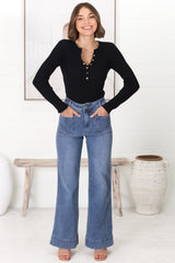 Farah Jeans - Highwaisted Flare Leg Stretch Jean in Mid Denim