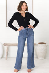 Farah Jeans - Highwaisted Flare Leg Stretch Jean in Mid Denim