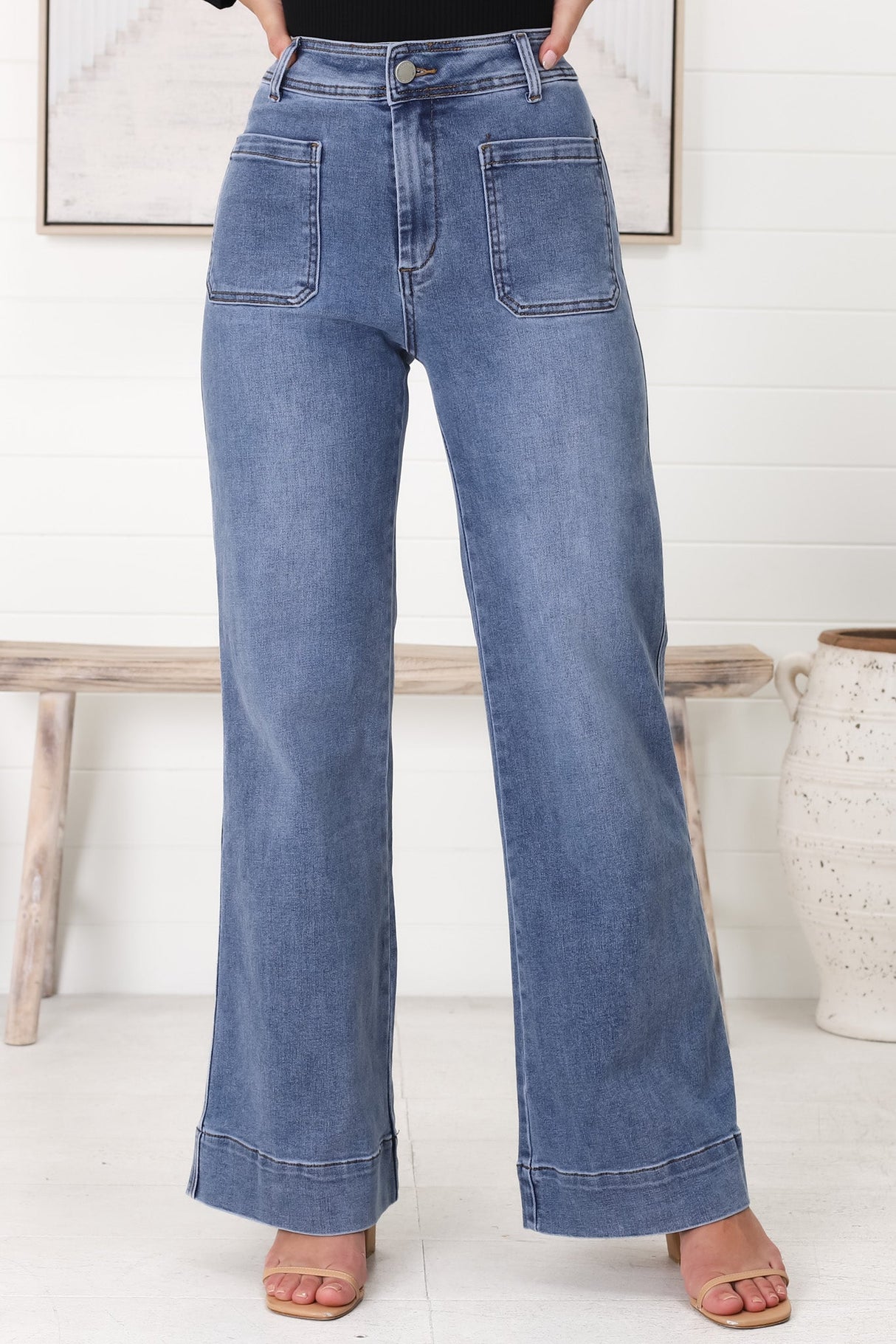 Farah Jeans - Highwaisted Flare Leg Stretch Jean in Mid Denim