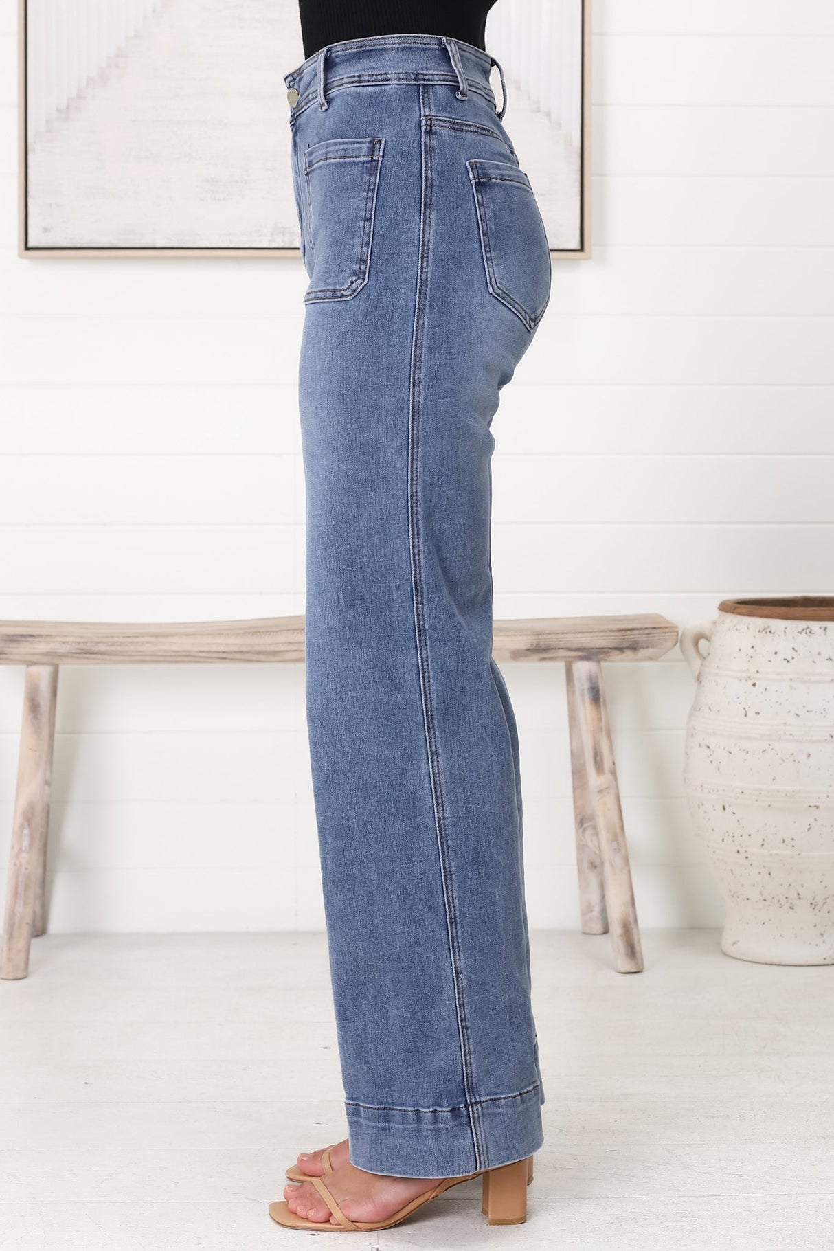 Farah Jeans - Highwaisted Flare Leg Stretch Jean in Mid Denim